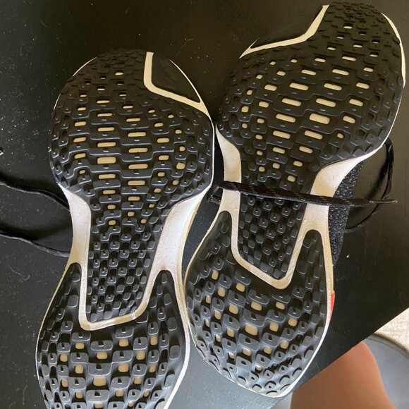 Womens Nike Invincible Run 3 - Picture 3 of 5